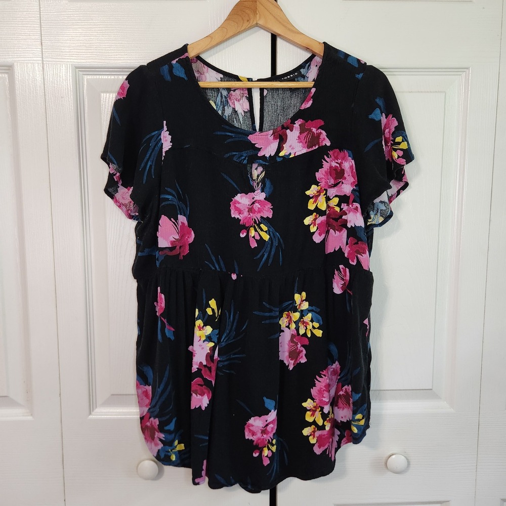 Torrid Black Floral Babydoll Top Plus Size 1 Short Flutter Sleeve Rayon Blouse